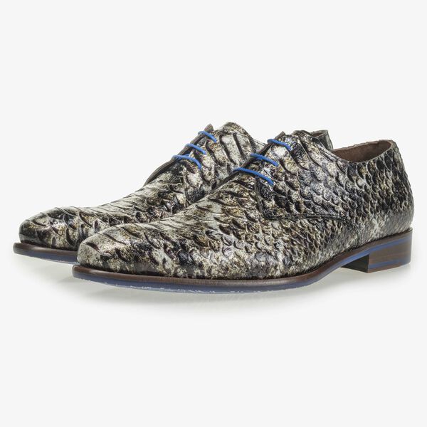 Grauer Lackleder-Schn&uuml;rschuh mit Schlangenprint