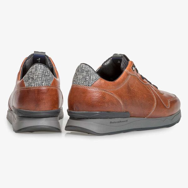 Cognac-coloured calf leather sneaker
