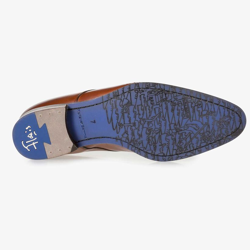Dunkler cognacfarbener Kalbsleder-Schn&uuml;rschuh
