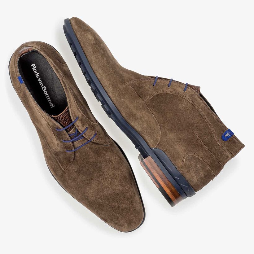 Taupefarbener Wildleder-Schn&uuml;rstiefel