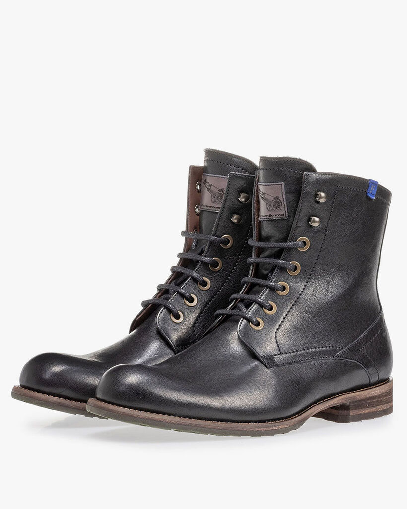 Gef&uuml;tterter Schn&uuml;rstiefel schwarz