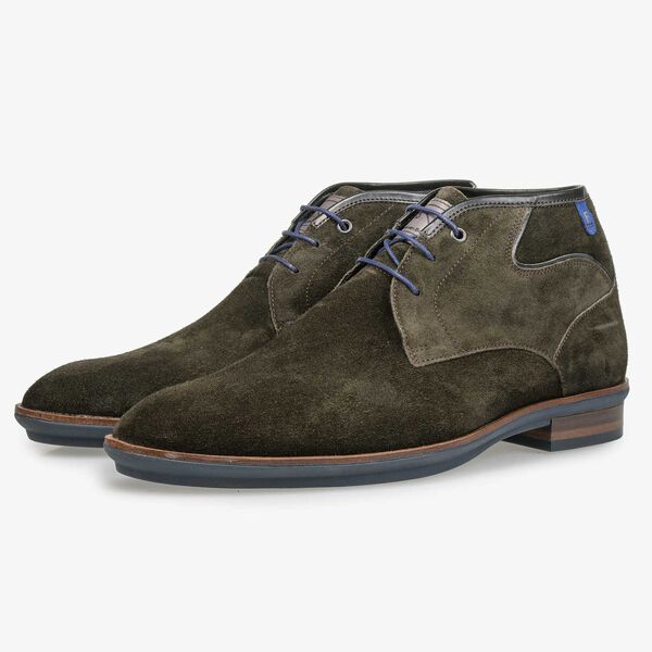 Olivgr&uuml;ner Kalbswildleder-Schn&uuml;rstiefel