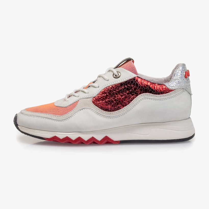 White nubuck leather sneaker with red details