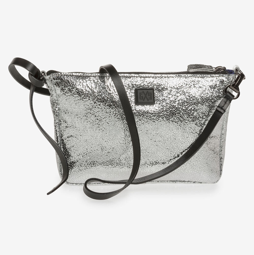 Silberne Ledertasche mit Metallic-Print