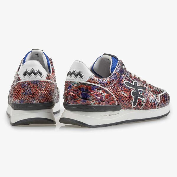 Roter Lackleder-Sneaker mit Schlangenprint
