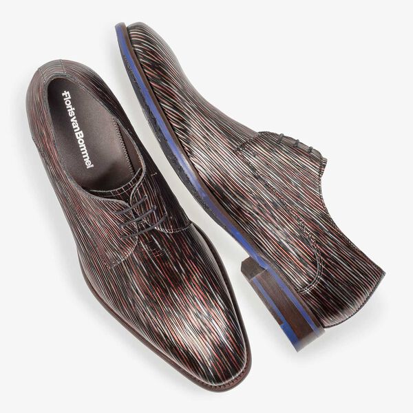 Dunkelroter Leder-Schn&uuml;rschuh mit Metallic-Print