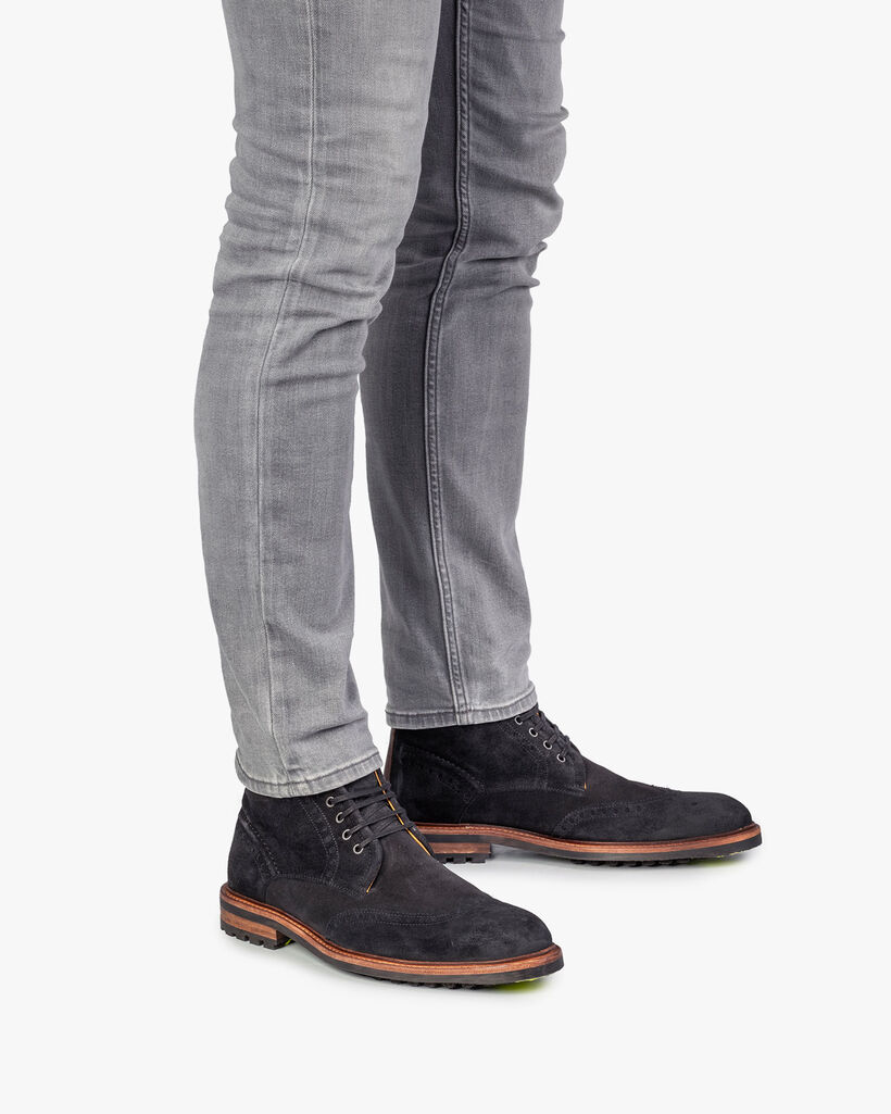 Lace boot suede leather black