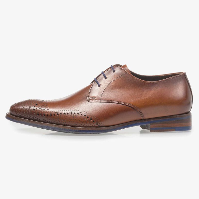 Dunkler cognacfarbener Kalbsleder-Schn&uuml;rschuh