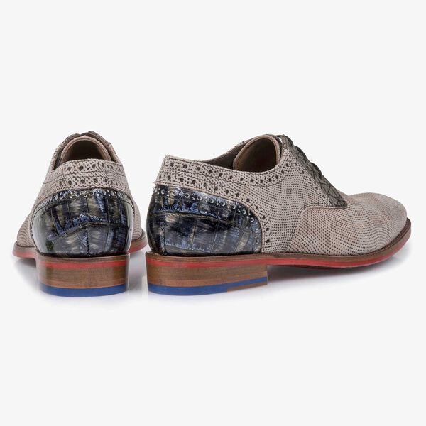 Taupefarbener gemusterter Wildleder-Schn&uuml;rschuh