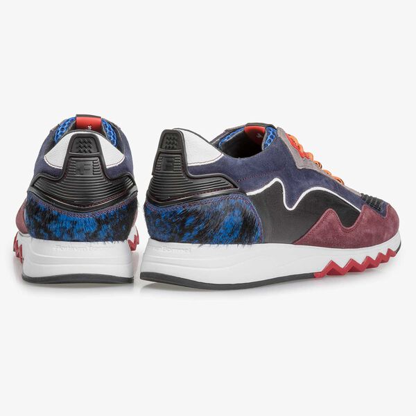 Rot-blauer Wildleder-Sneaker