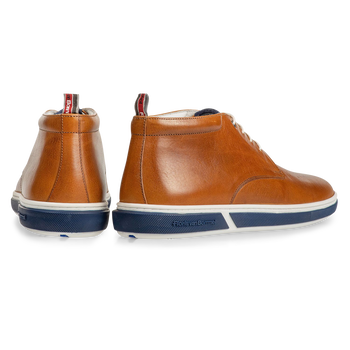 Cognacfarbener Schn&uuml;rstiefel