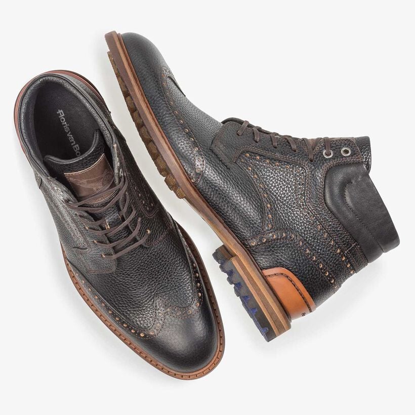 Schwarzer Leder-Schn&uuml;rstiefel mit Print