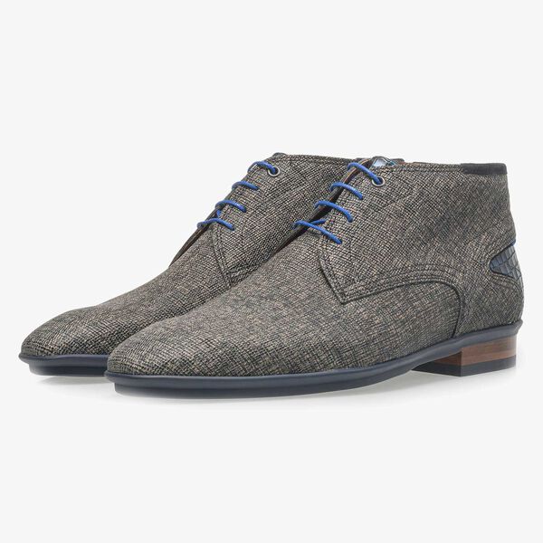 Taupe-coloured leather lace shoe with print