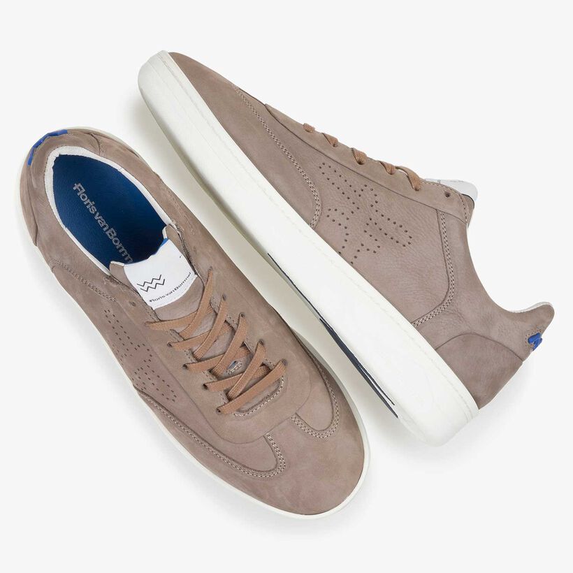 Taupefarbener Nubukleder-Sneaker