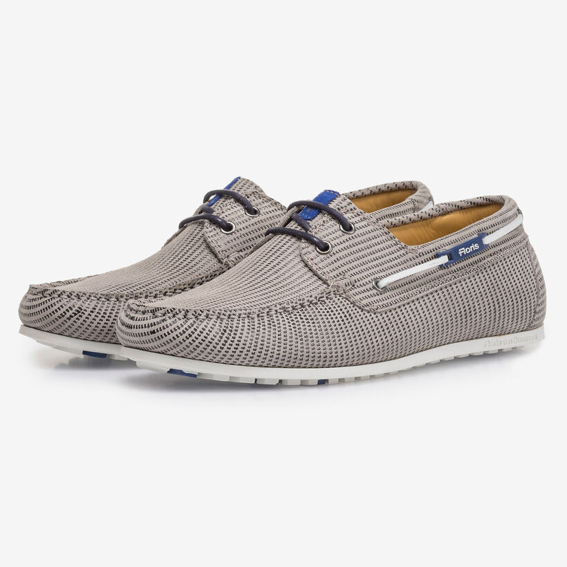 Sandfarbener Wildleder-Bootsschuh mit Print