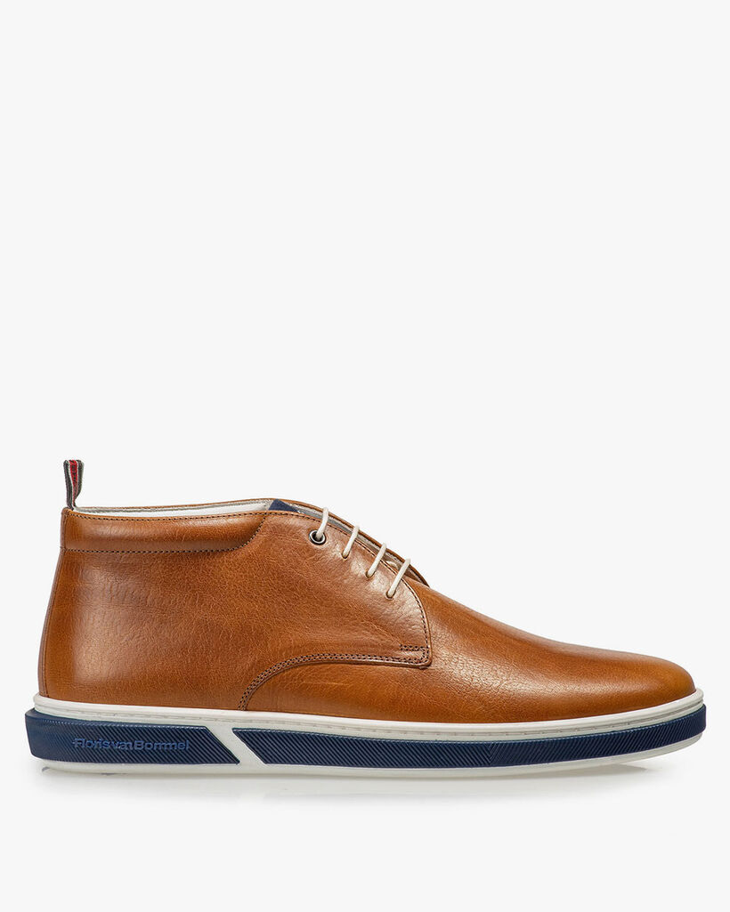 Cognacfarbener Schn&uuml;rstiefel