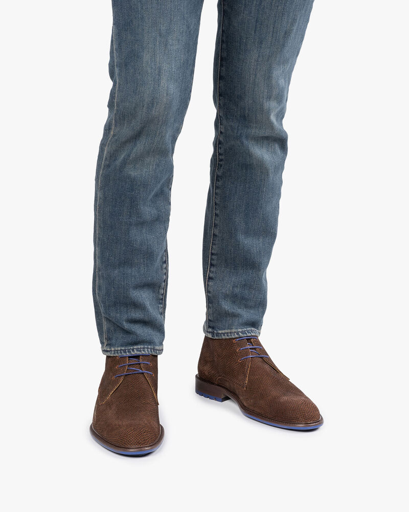 Boot with print cognac