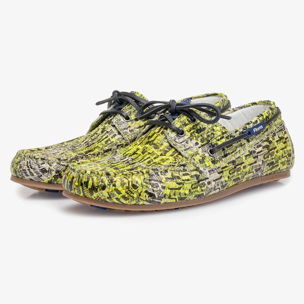 Gelber Kalbsleder-Segelschuh mit Schlangenprint