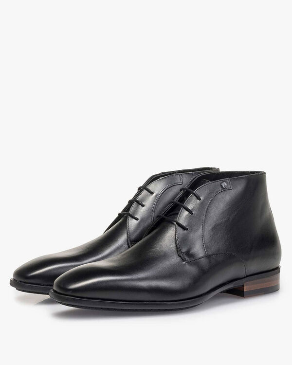 Schwarzer Schn&uuml;rschuh