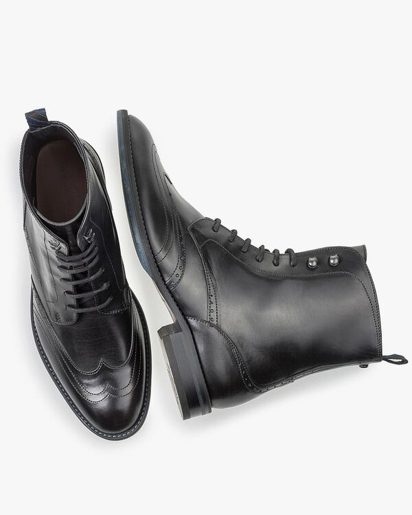 Schwarze Kalbsleder-Schn&uuml;rstiefel