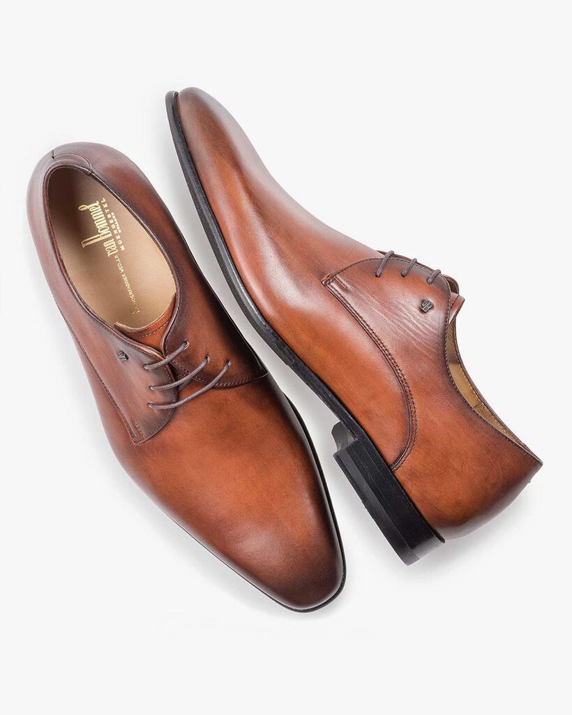 Cognac-coloured leather lace shoe