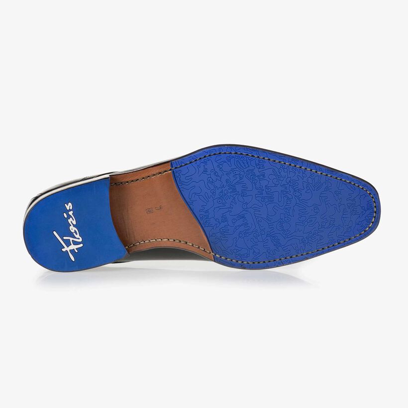 Black calf's leather lace shoe