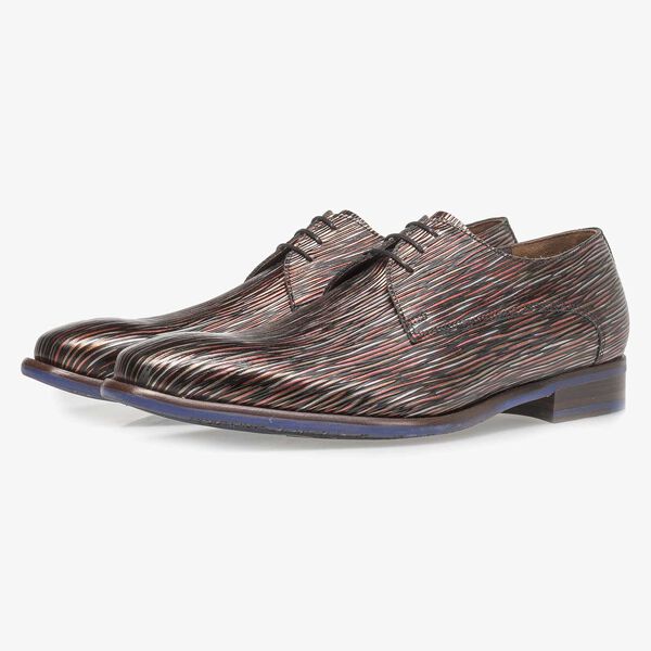 Dunkelroter Leder-Schn&uuml;rschuh mit Metallic-Print