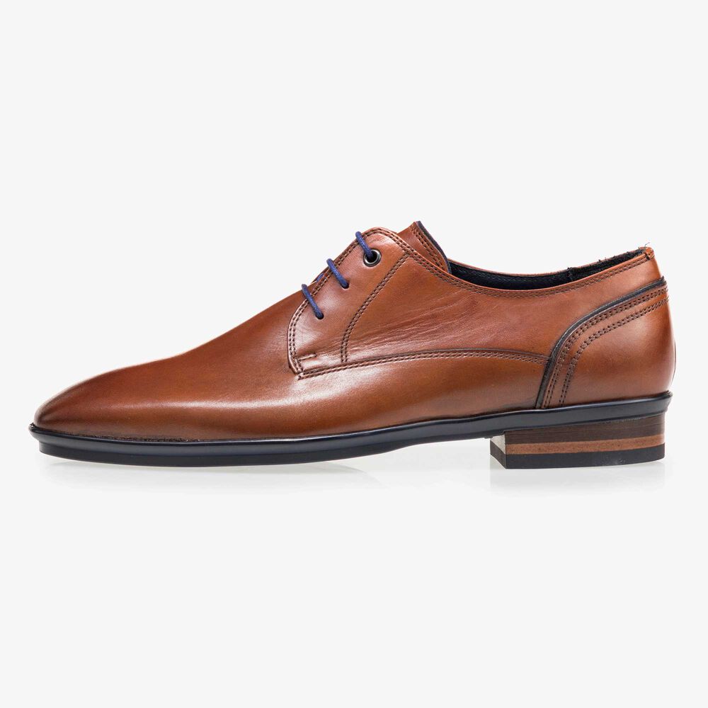 Cognac-coloured leather lace shoe