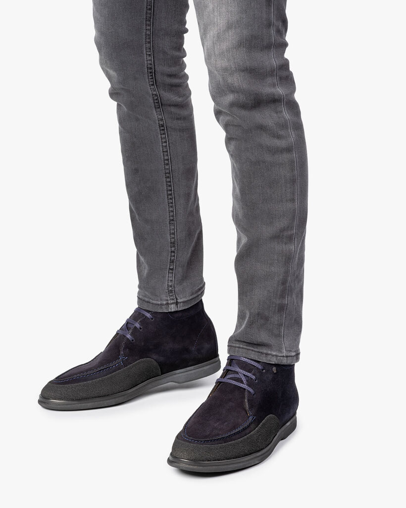 Halbhoher Wildleder Schn&uuml;rstiefel