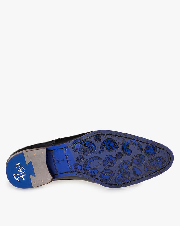 Black calf leather lace shoe