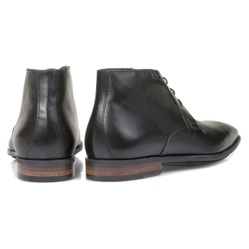 Schwarzer Schn&uuml;rschuh