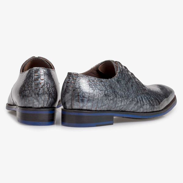 Grey patent leather lace shoe with croco print