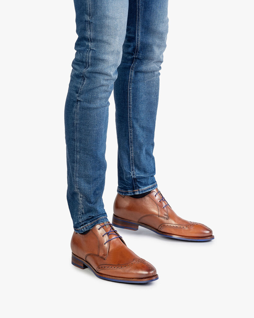 Cognacfarbener Schn&uuml;rschuh