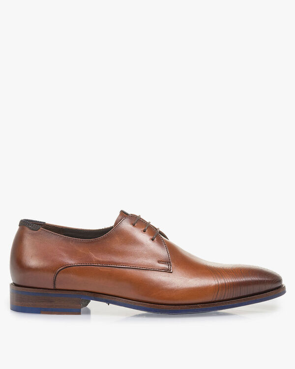 Dunkler cognacfarbener Kalbsleder-Schn&uuml;rschuh
