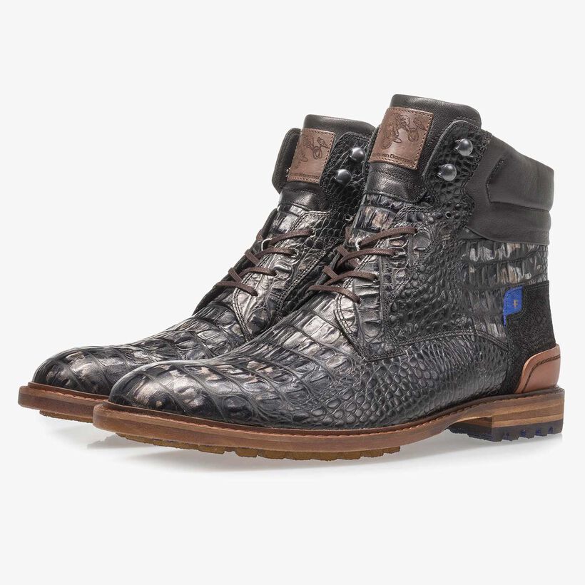 Schwarzer Leder-Schn&uuml;rstiefel mit Krokoprint