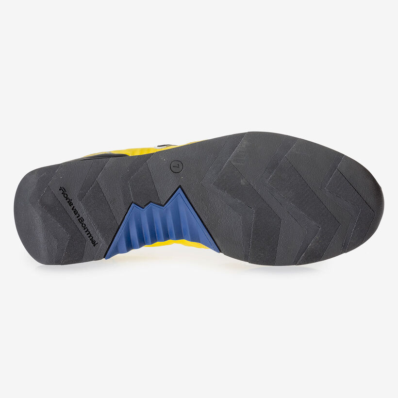 Gelber Wildleder-Sneaker
