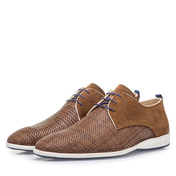 Brauner Schn&uuml;rschuh aus geflochtenem Leder