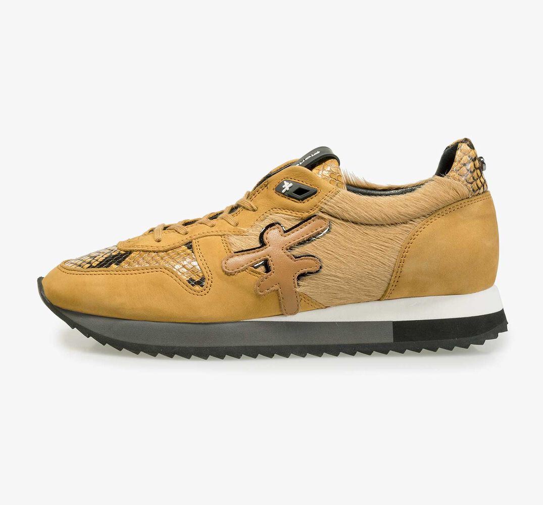 Ockergelber Leder-Sneaker mit Ponyhaar