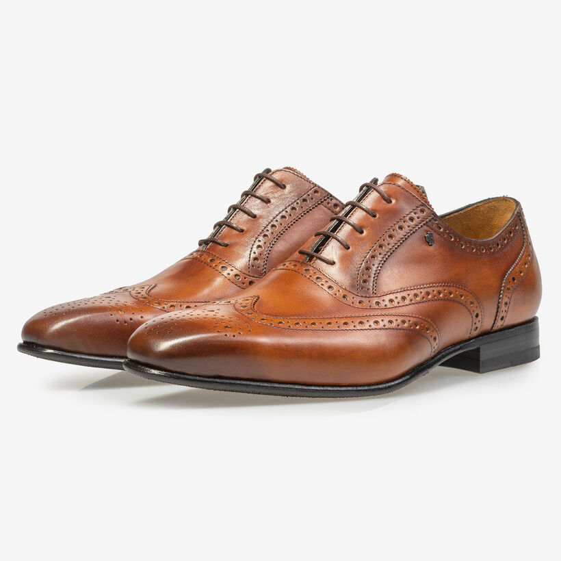 Dunkler cognacfarbener Kalbsleder-Brogue