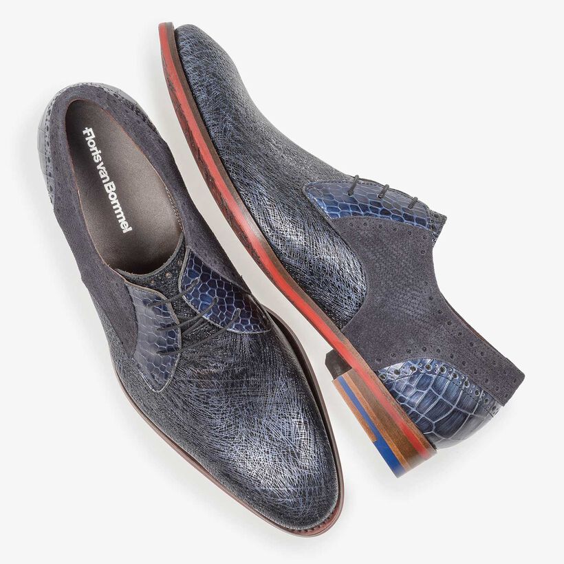 Blue leather lace shoe with metallic print
