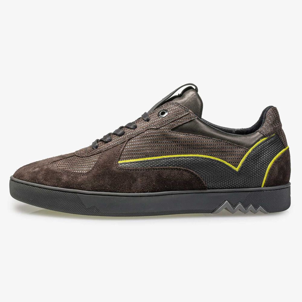 Dunkelbrauner Wildleder Sneaker mit Strukturmuster