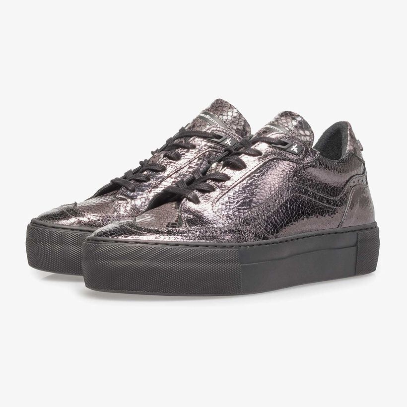 Dark silver-coloured leather lace shoe with a metallic print