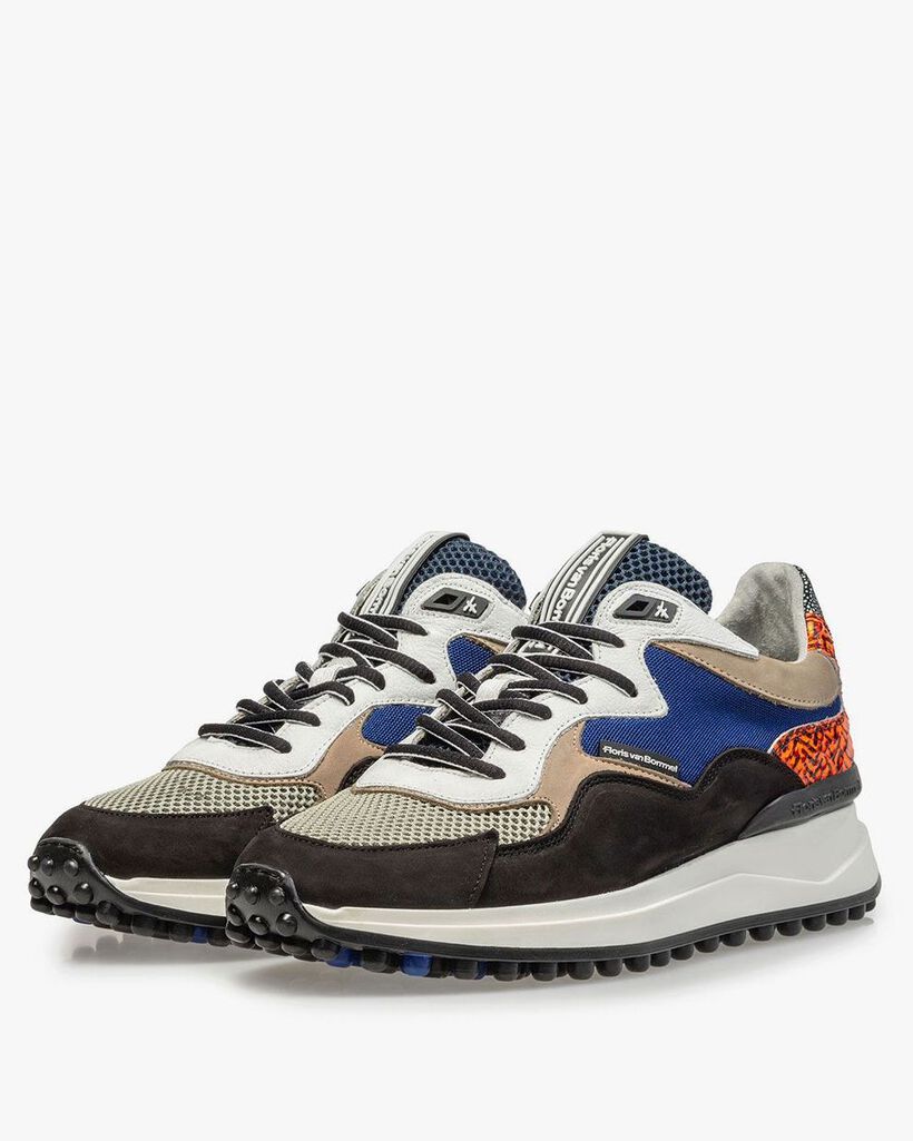Schwarzer Nubukleder-Sneaker