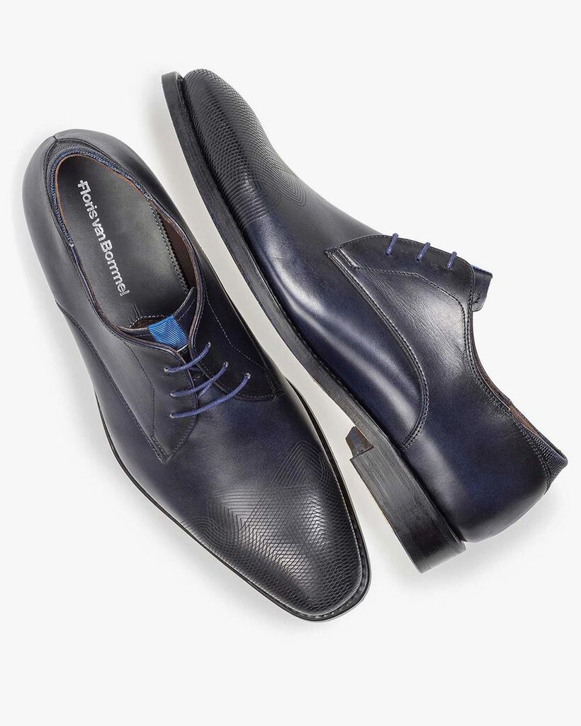 Dark blue calf leather lace shoe