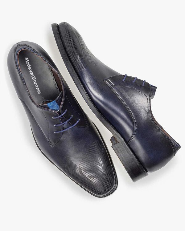 Dark blue calf leather lace shoe