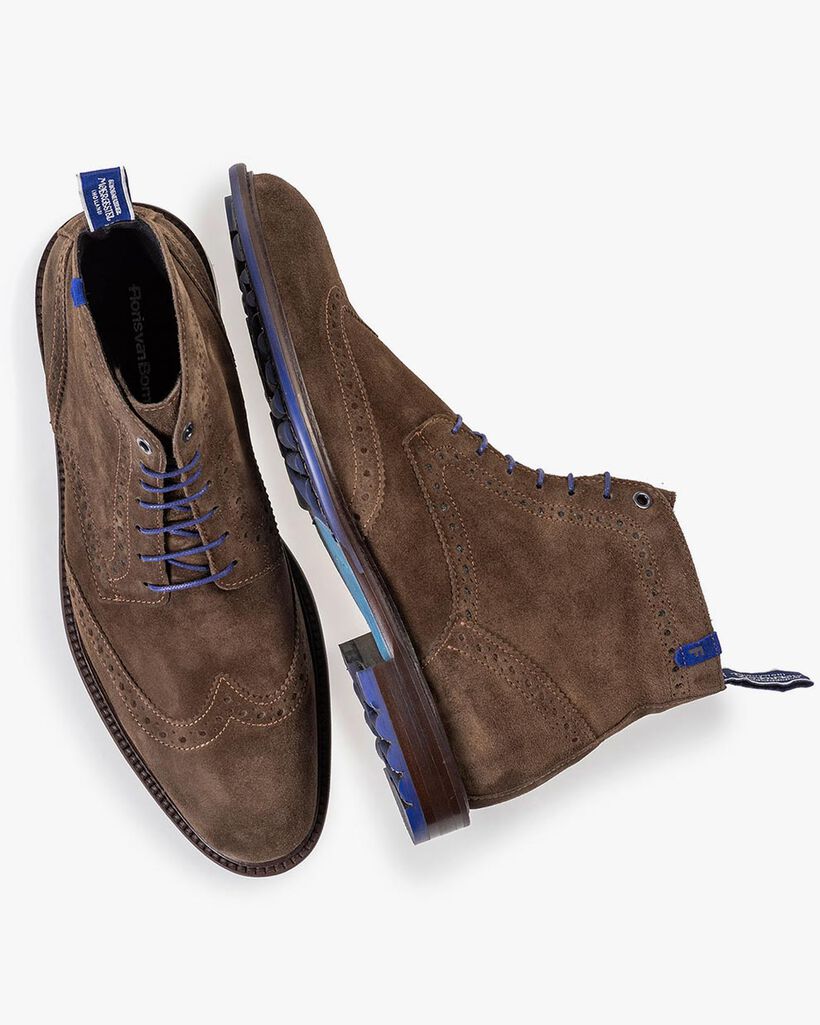 Dunkler taupefarbener/brauner Wildleder-Schn&uuml;rstiefel