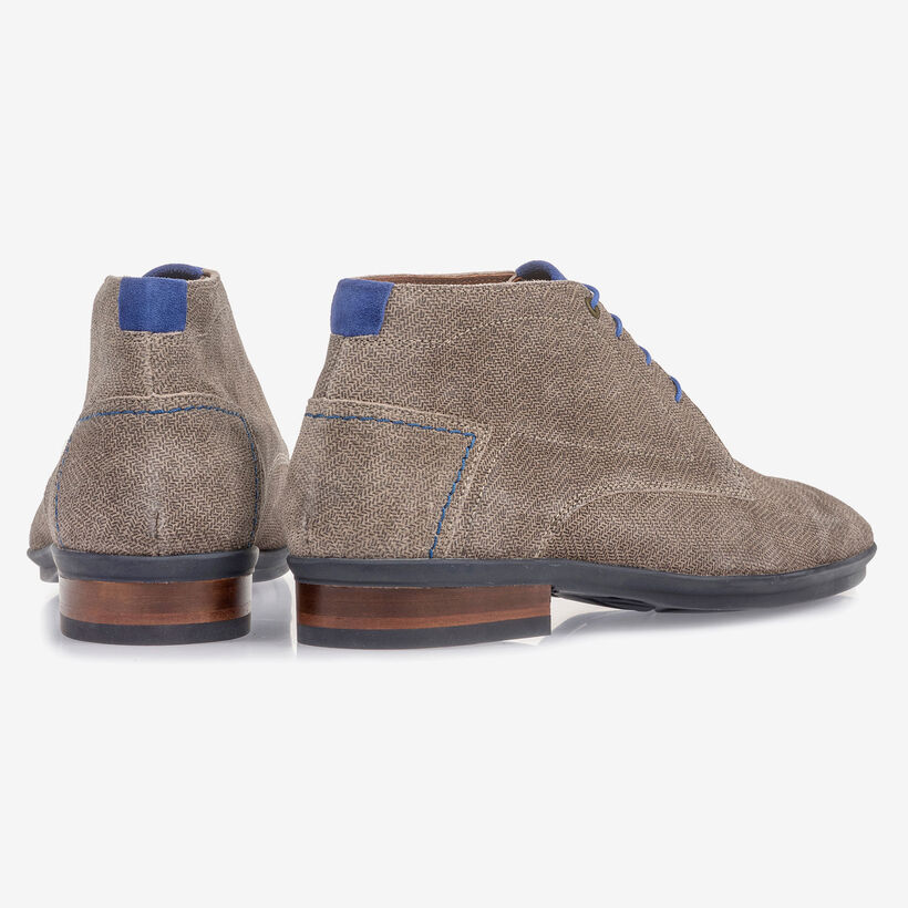 Sand-coloured suede leather lace boot with print