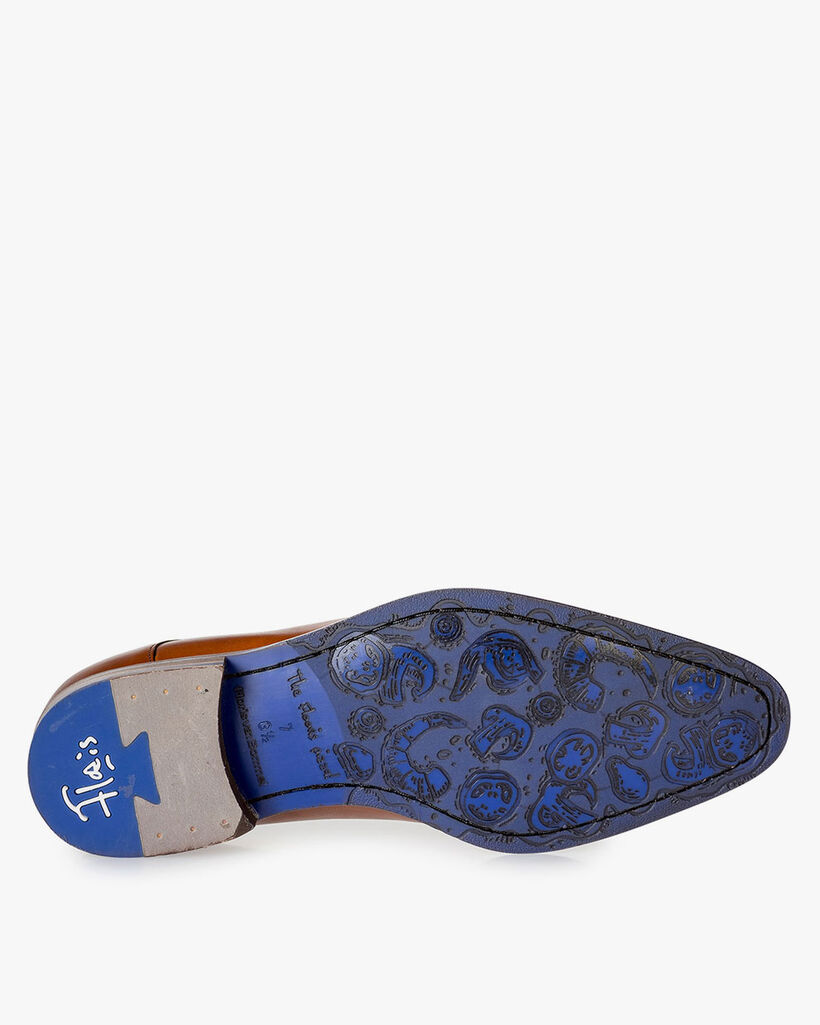 Dunkler cognacfarbener Kalbsleder-Schn&uuml;rschuh