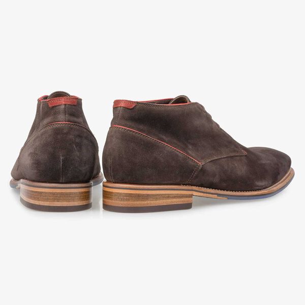 Dunkelbrauner Wildleder-Schn&uuml;rstiefel