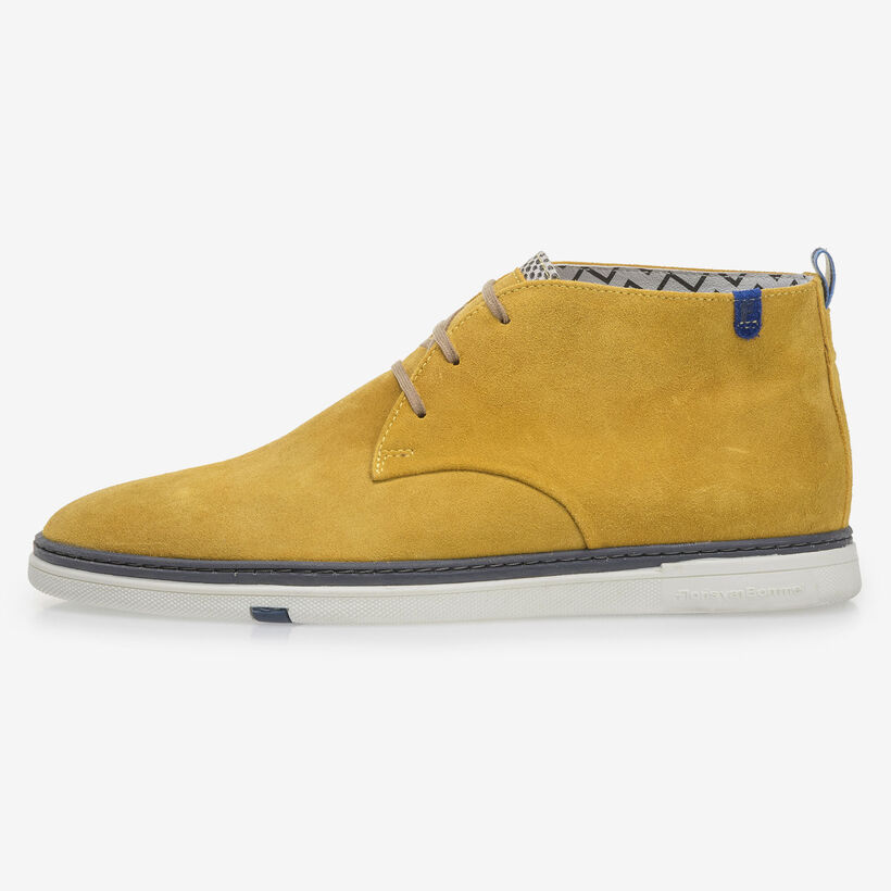 Gelber Wildleder-Schn&uuml;rstiefel